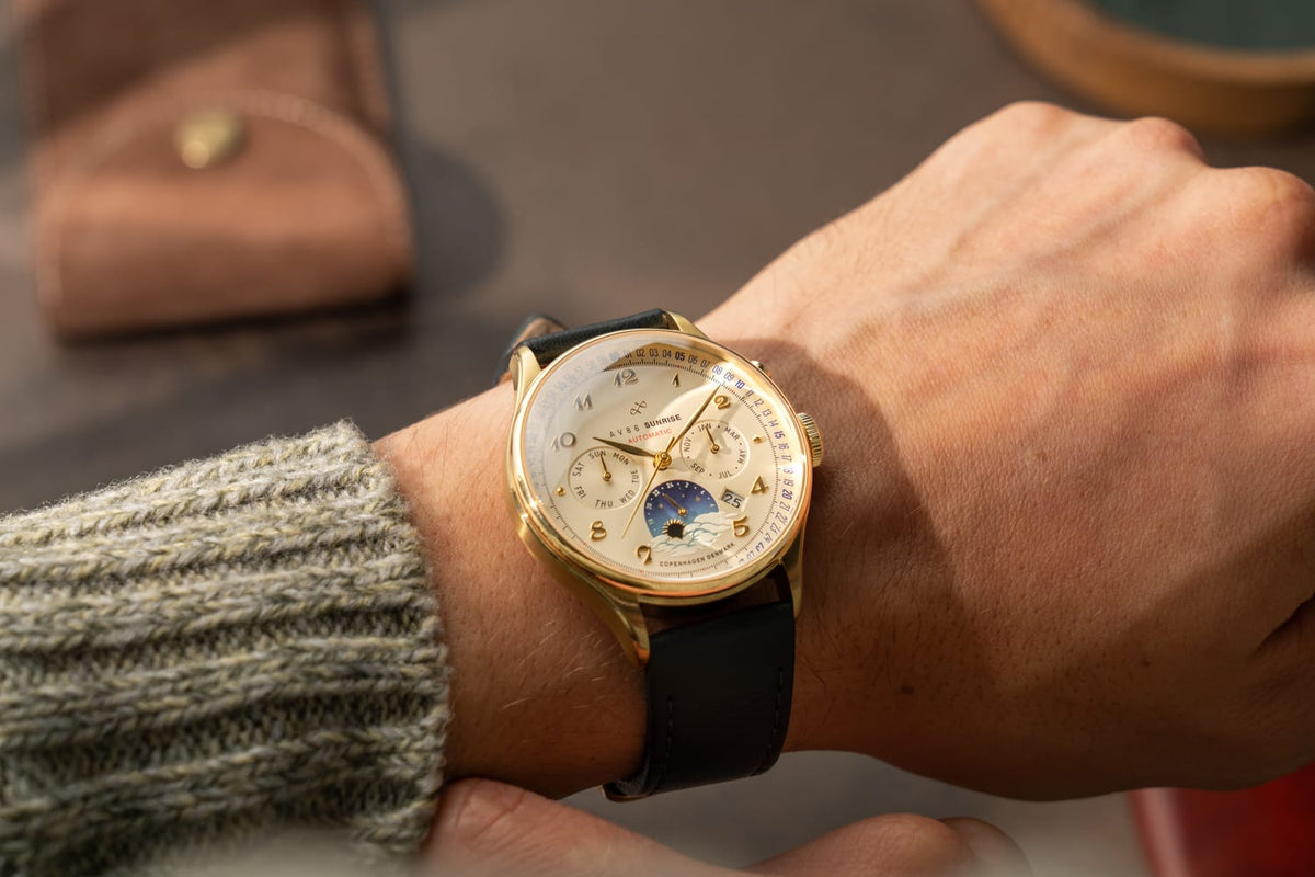 1564 Sunrise Automatic, Gold / Off White