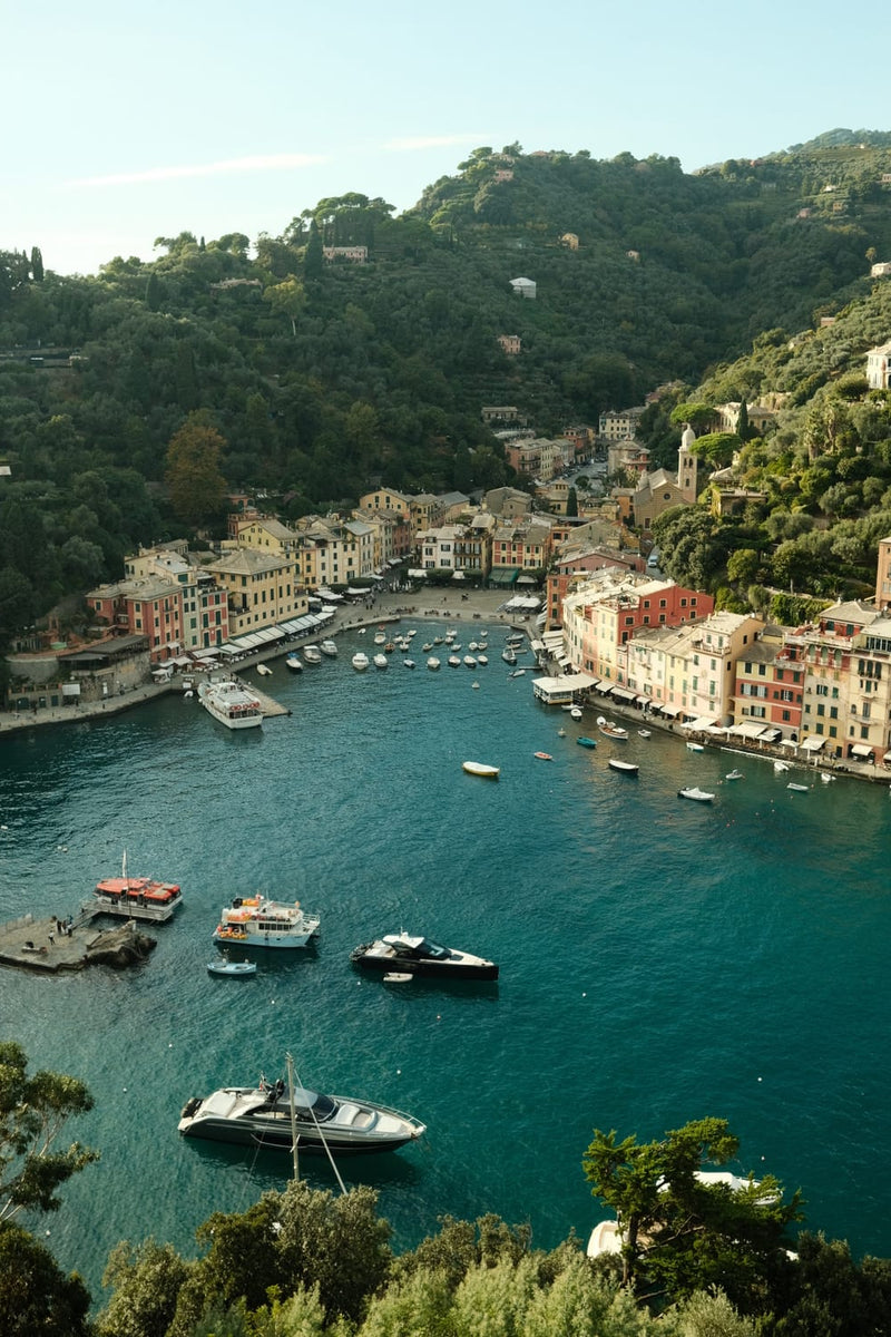1954 Amalfi Mechanical by AV86 captures Mediterranean coastal charm, reflecting timeless elegance and Nordic minimalist inspiration.