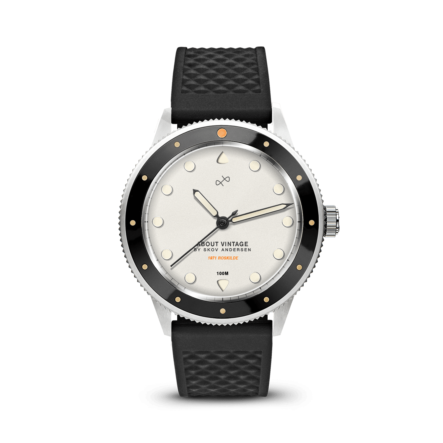 1971 Stagediver, 39mm by AV86 vintage-inspired diver with black bezel, sapphire crystal, and textured rubber strap