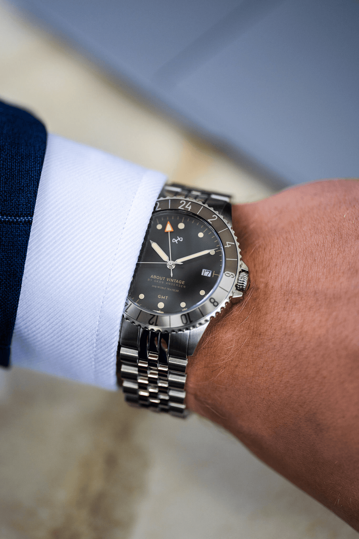 1982 GMT World Traveler by AV86 vintage-inspired GMT watch with sapphire crystal and stainless steel bracelet strap