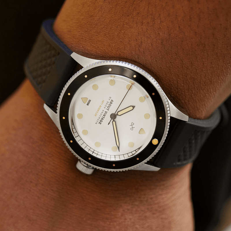 1971 Stagediver, 39mm by AV86 vintage-inspired diver watch with sapphire crystal, rotating bezel, and textured rubber strap