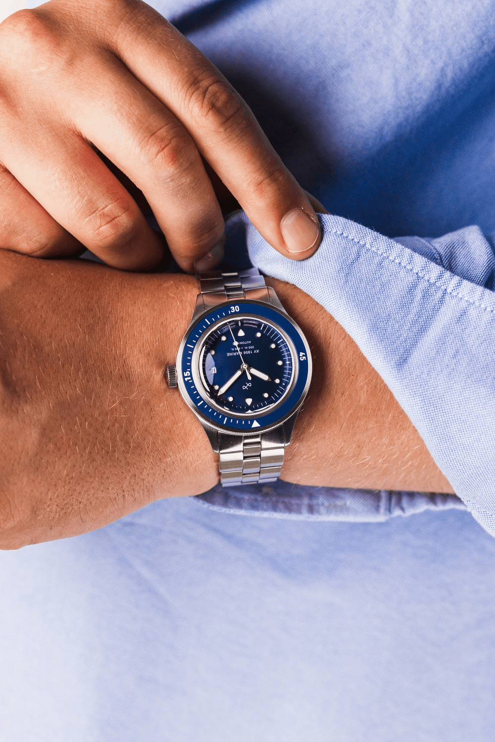 1956 Marine Automatic by AV86 vintage-inspired diver with sapphire crystal, rotating bezel, and stainless steel bracelet strap