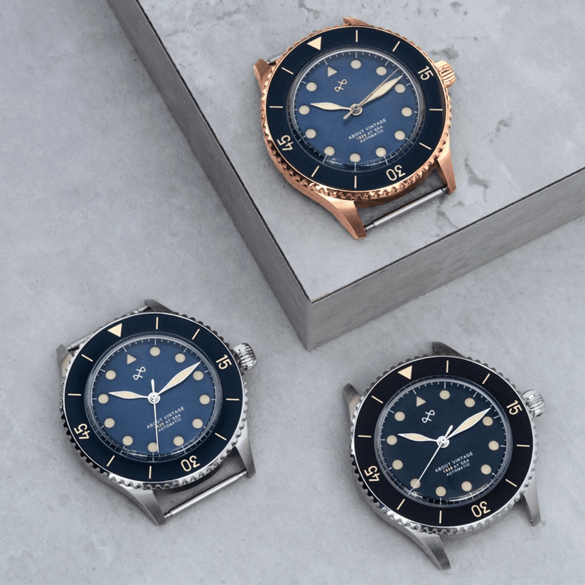 1926 Automatic by AV86 vintage-inspired diver with sapphire crystal, compass bezel, and interchangeable straps in a minimalist setting