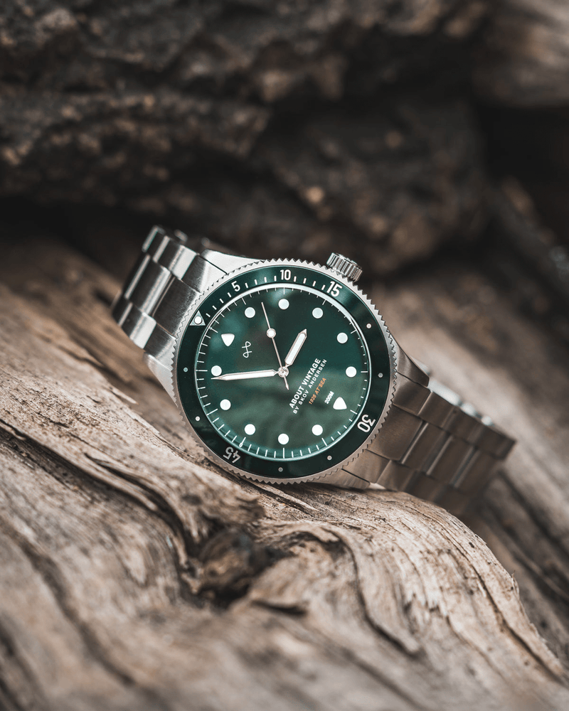 1926 At'sea by AV86, vintage-inspired diver with sapphire crystal, rotating bezel, and stainless steel bracelet strap