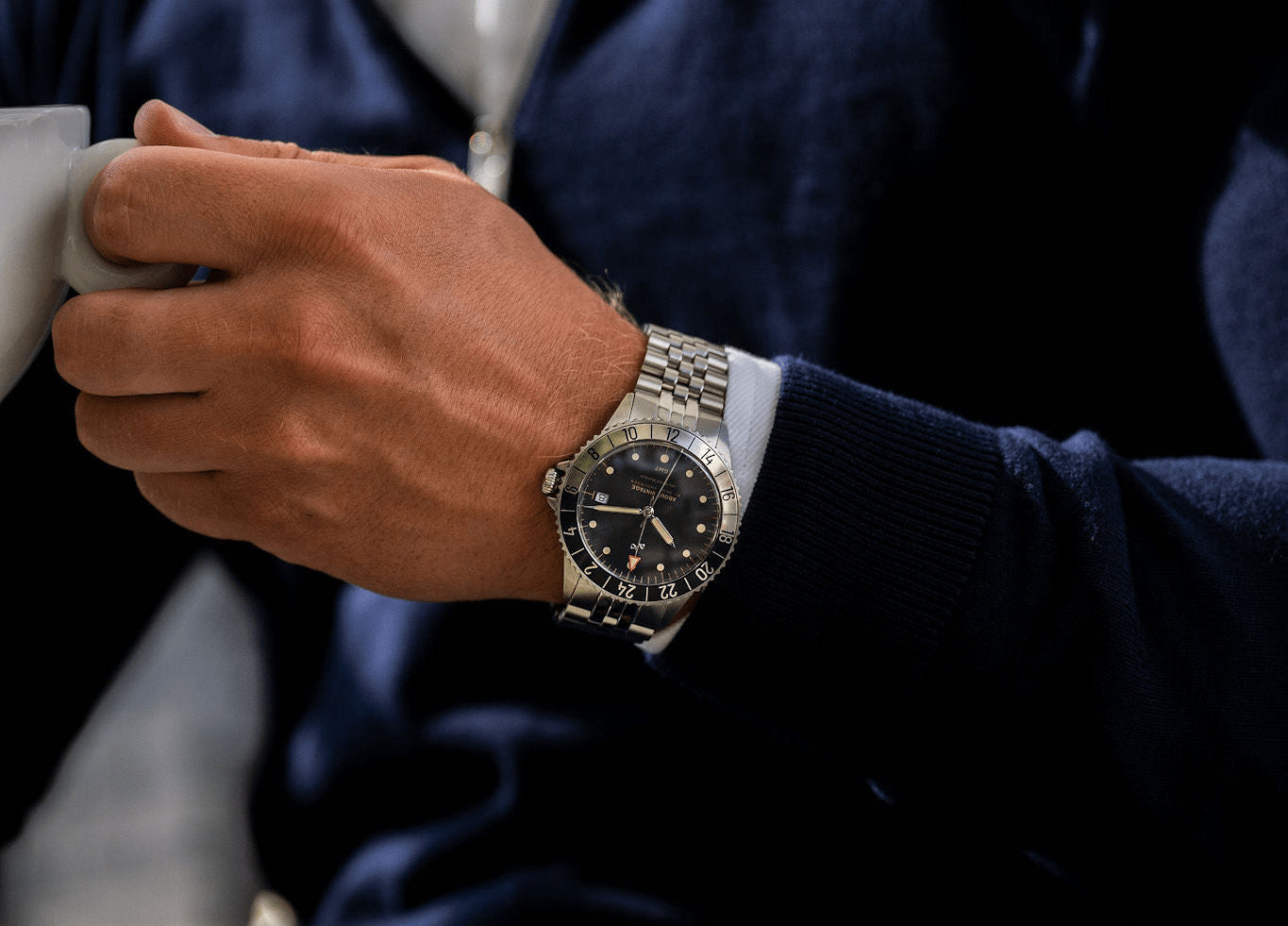 1982 GMT World Traveler by AV86 luxury GMT watch with vintage-inspired dial, sapphire crystal, compass bezel, and metal bracelet strap
