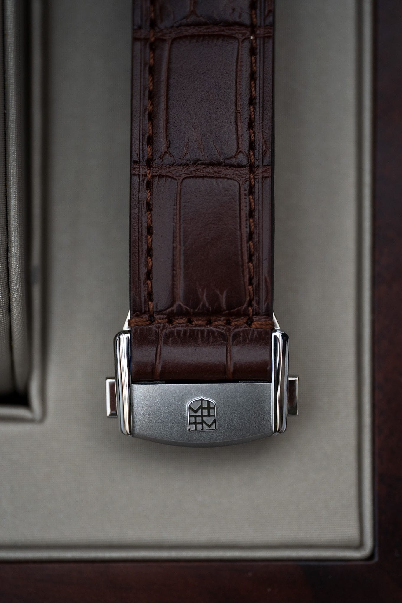 1988 Flyback, Chronograph / Limited Edition by AV86 with classic leather strap and polished steel deployant clasp detail
