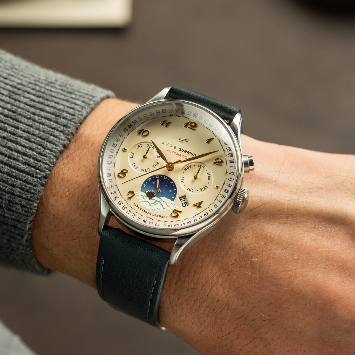 1564 Sunrise Automatic, Steel / Off White