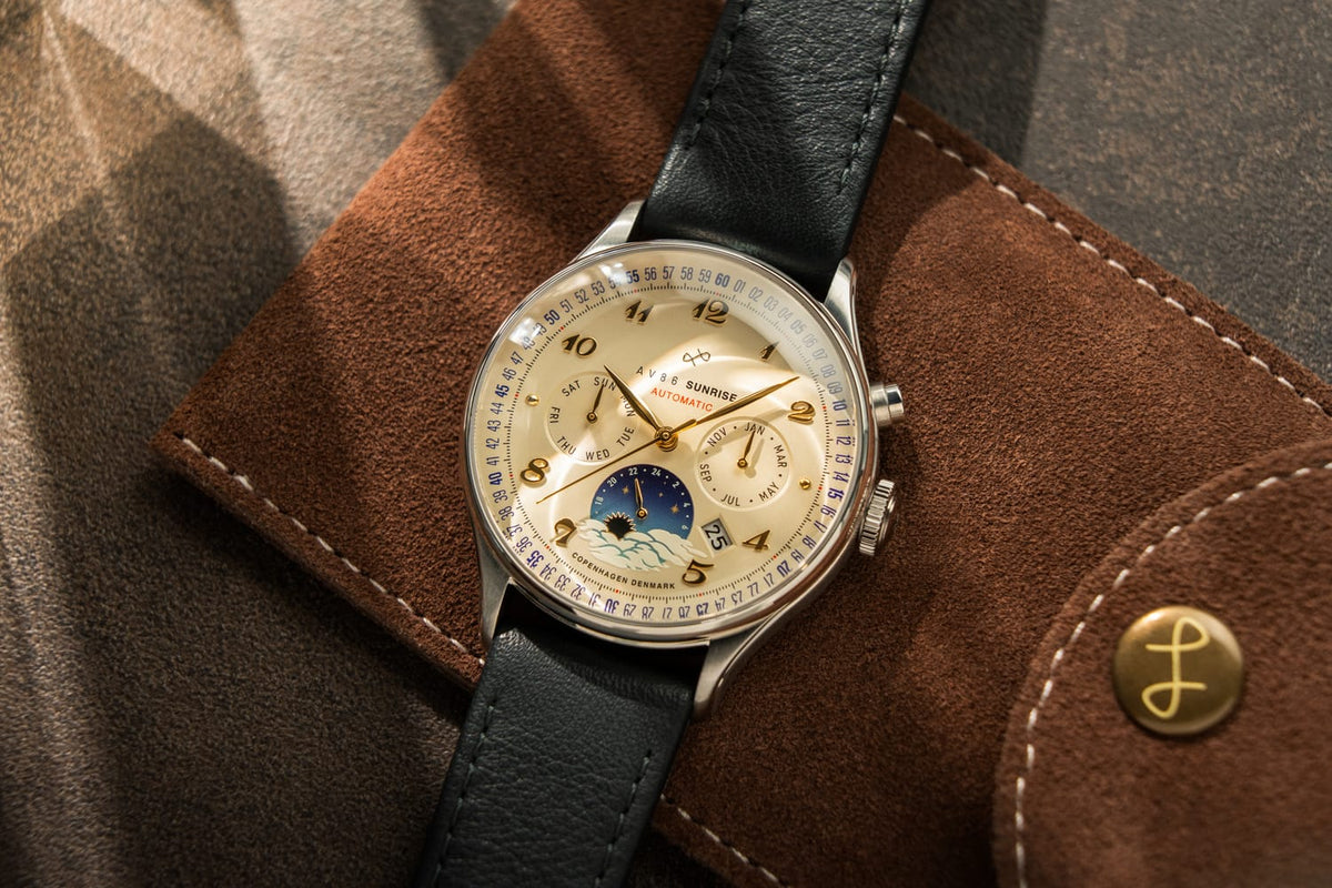 1564 Sunrise Automatic, Steel / Off White