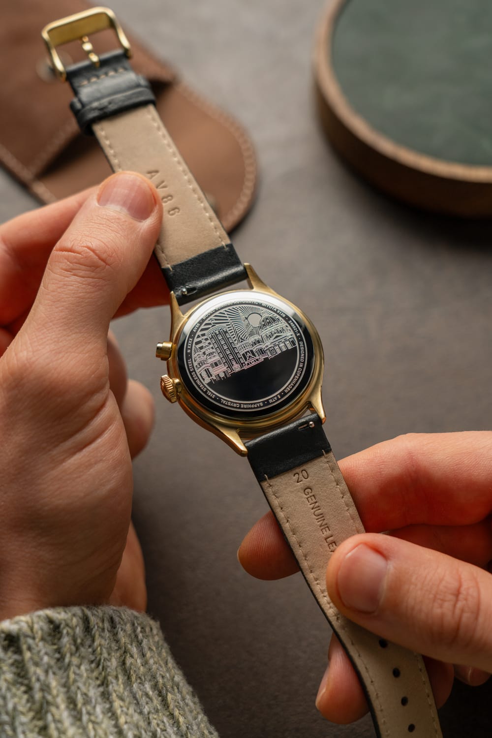 1564 Sunrise Automatic, Gold / Off White