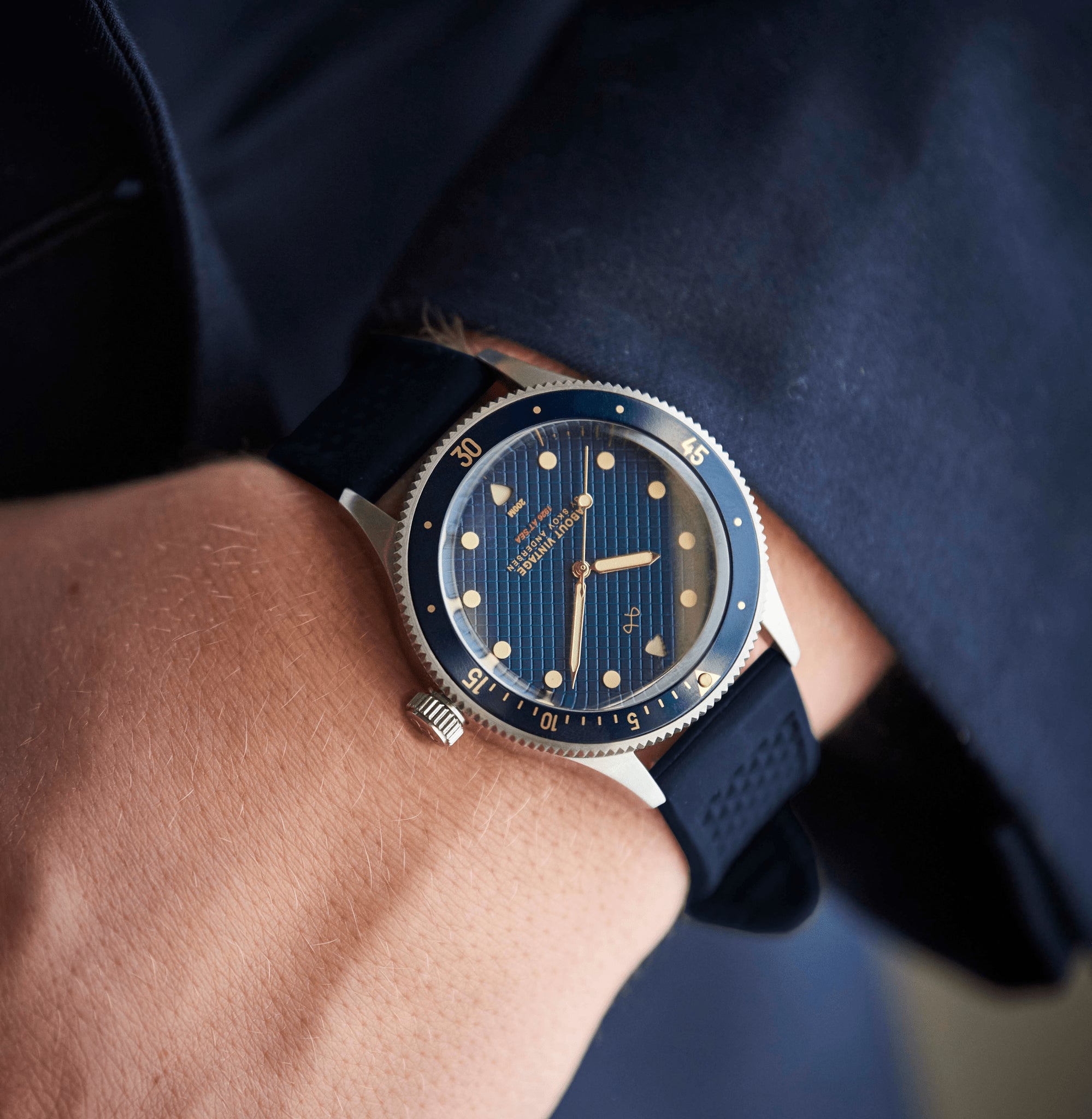 1926 At'sea Blue Turtle Vintage by AV86 vintage-inspired diver watch with sapphire crystal, compass bezel, and textured rubber strap