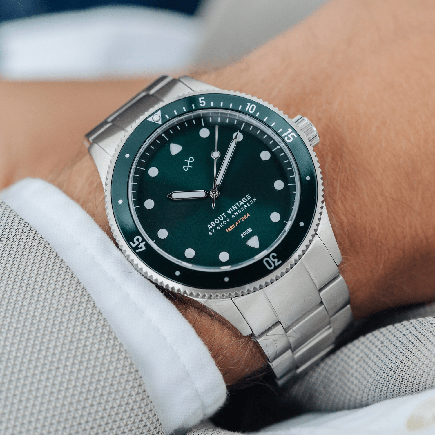 1926 At'sea by AV86 luxury diver watch with vintage-inspired dial, sapphire crystal, rotating bezel, and stainless steel bracelet strap