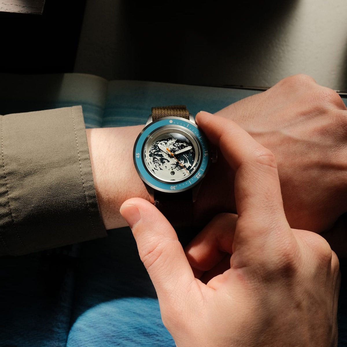 Earthrise WWF Partnership, Automatic / 2026 Edition luxury timepiece by AV86 with Nordic minimalism and vintage-inspired design.