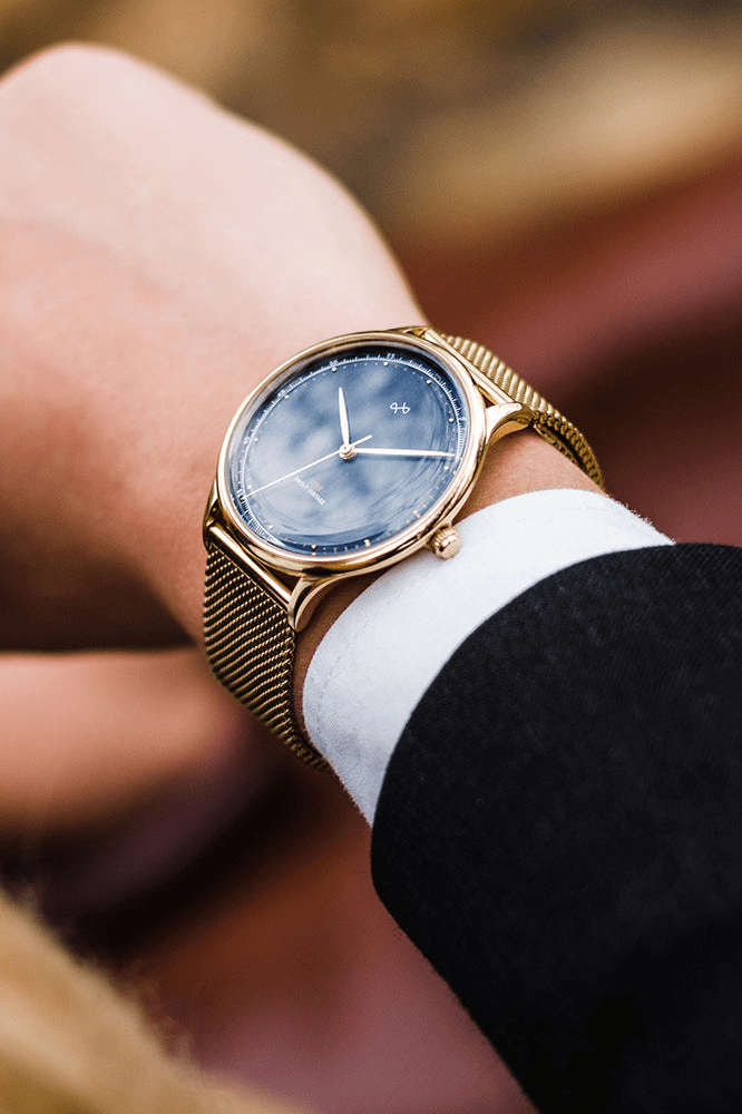 1969 Vintage, Gold / Midnight Blue - Special Edition – 39mm by AV86 with minimalist dial, sapphire crystal, and gold mesh strap