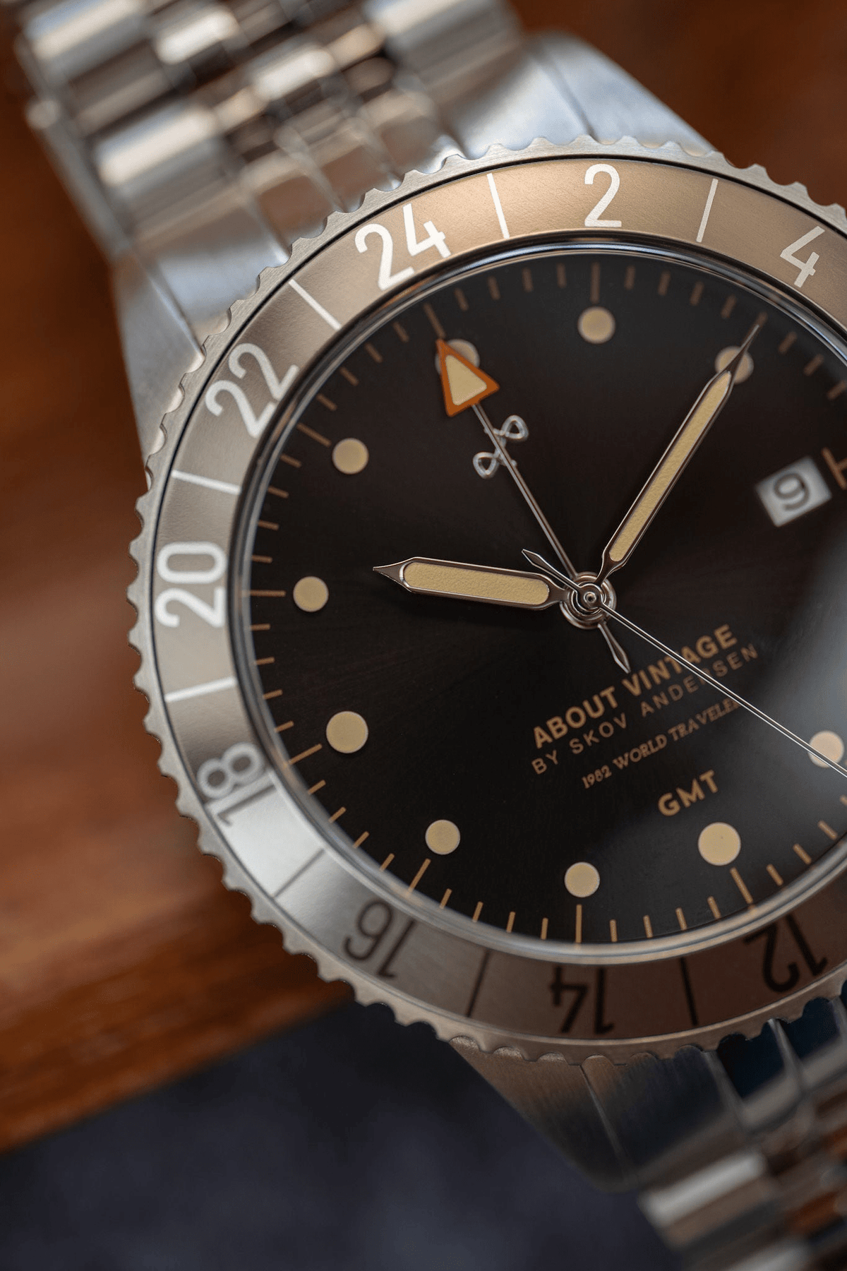 1982 GMT World Traveler by AV86 vintage-inspired GMT watch with sapphire crystal, compass bezel, and metal bracelet strap