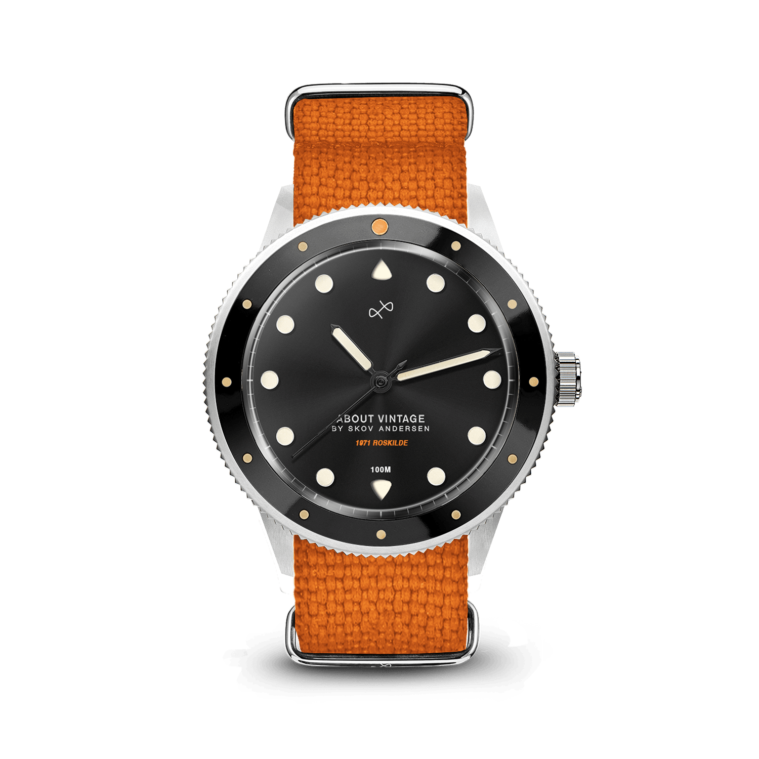 1971 Stagediver, Black – 39mm vintage-inspired diver by AV86 with sapphire crystal, compass bezel, and textured fabric strap